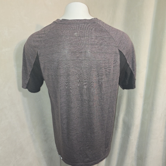 lululemon athletica | Shirts | Lululemon switchback Short Sleeve V-neck Men's XL - Picture 4 of 9